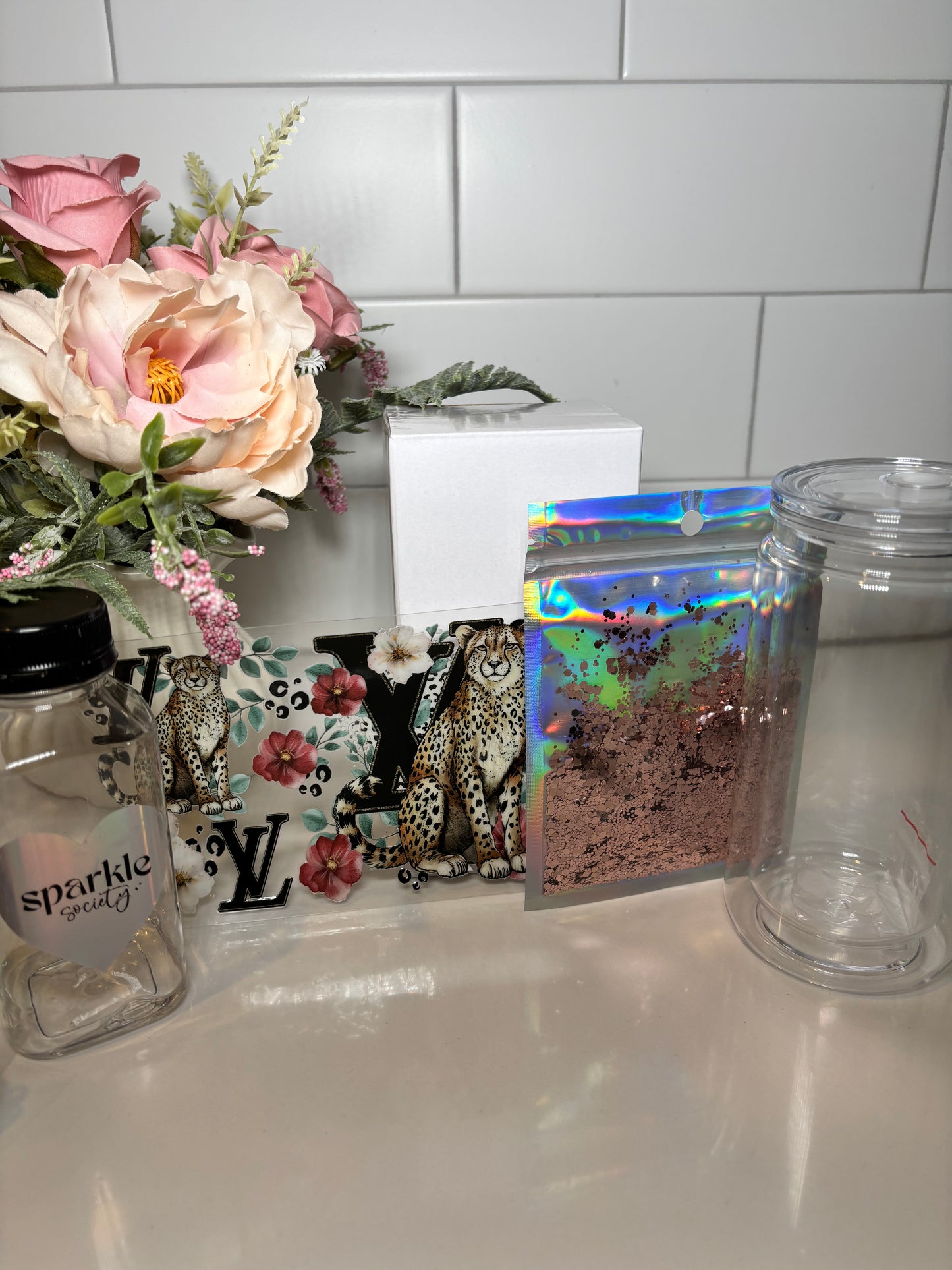 Designer Cheetah Snowglobe Kit