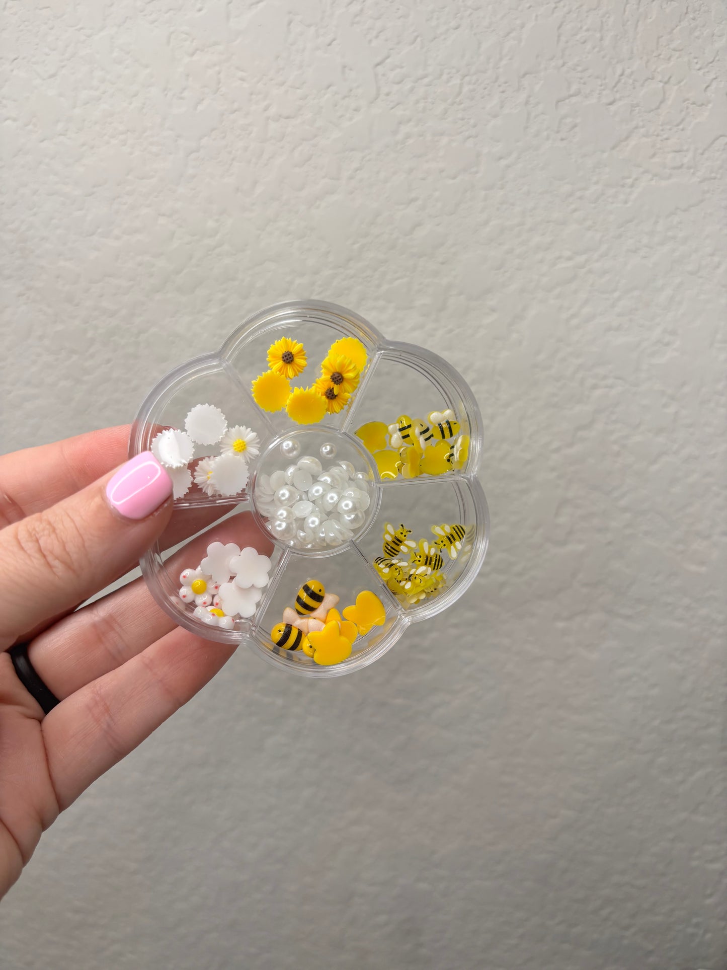Bee Flower Flat Back