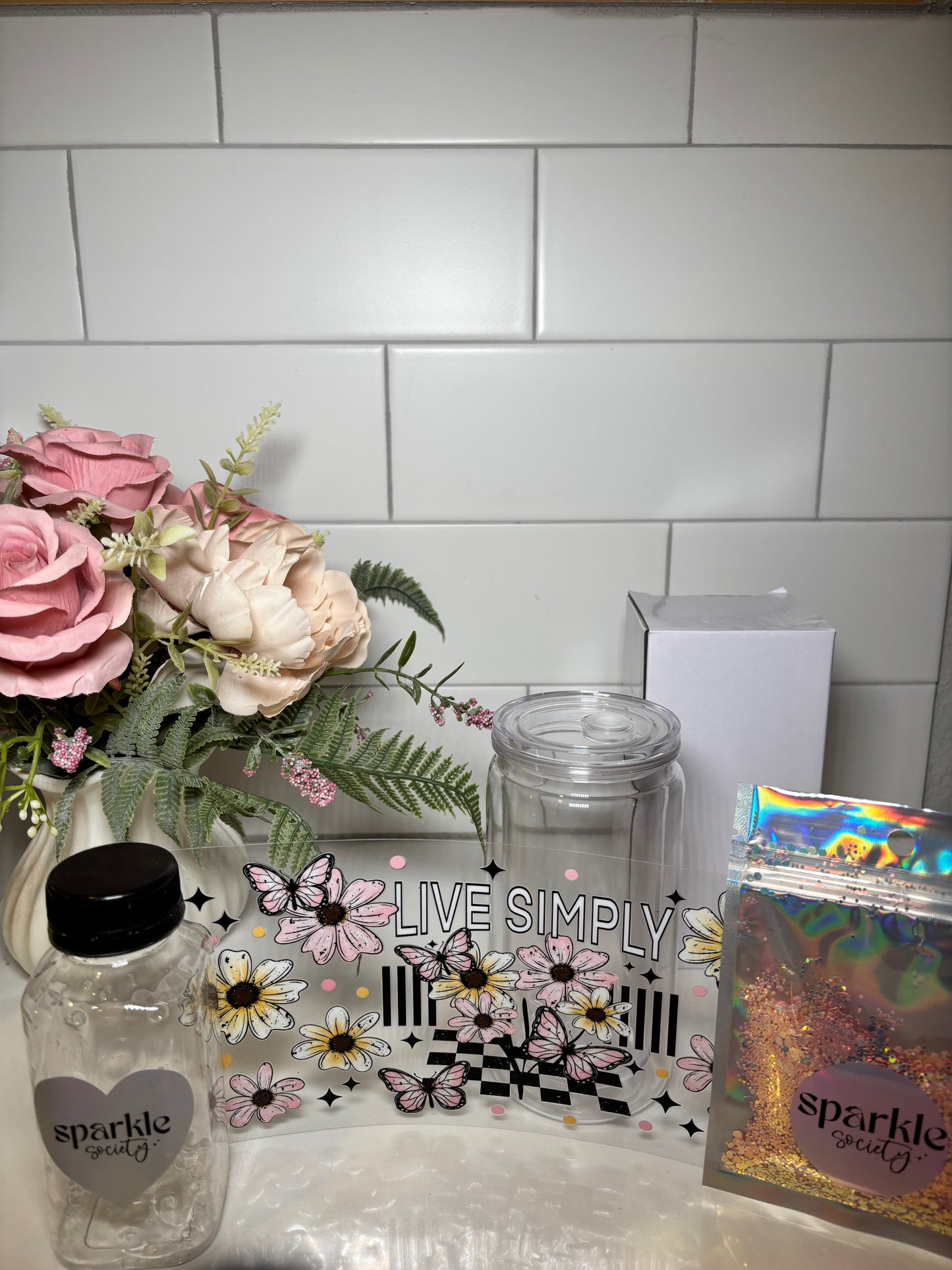 Live Simply Snowglobe Kit