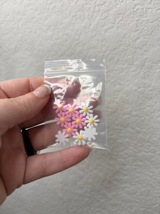 WHITE AND PINK DAISY FLATBACK EMBELLISHMENT